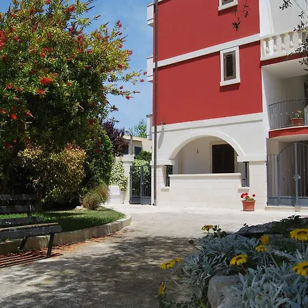 Borgo Latino *